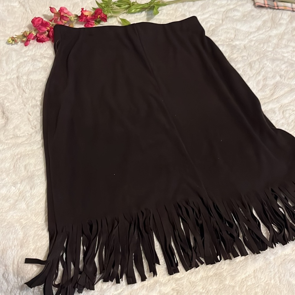 RAVE CITY SKIRT SIZE MEDIUM - Picture 5 of 5